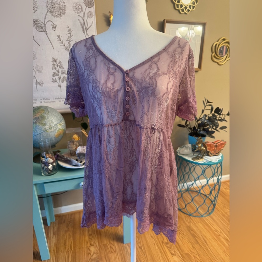 Torrid high slow Women’s Sheer Lace Tunic. Size 0